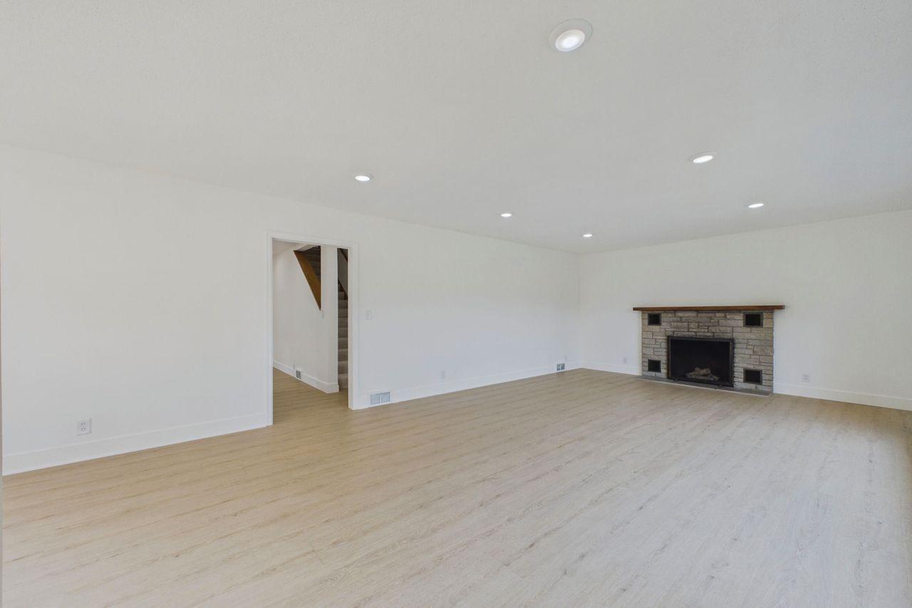 542 3rd Avenue Property Photo 7