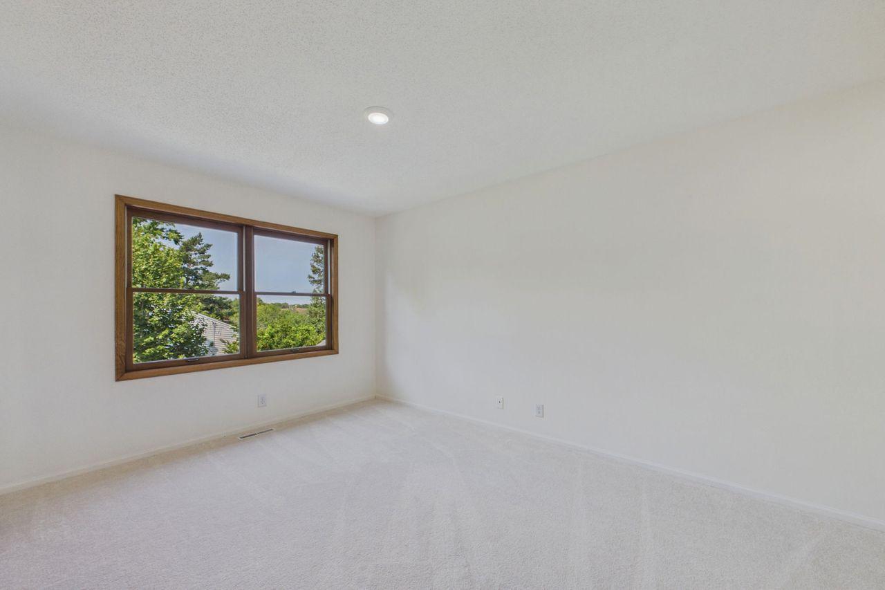 542 3rd Avenue Property Photo 16