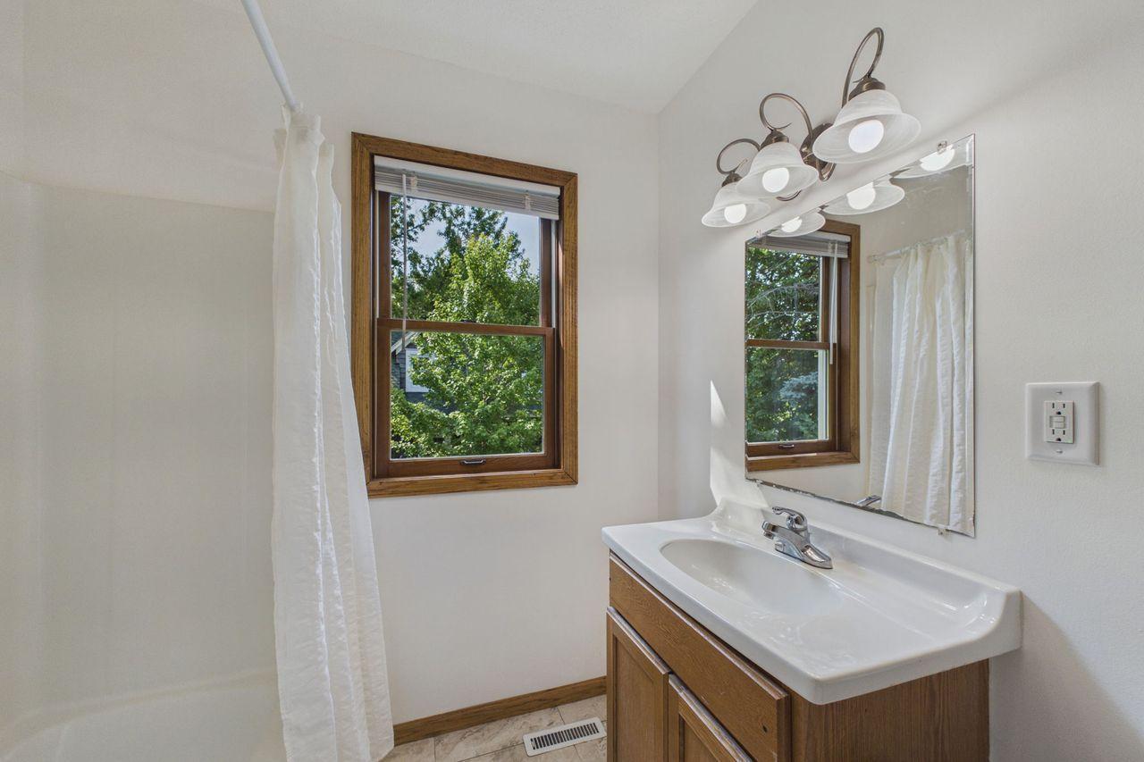 542 3rd Avenue Property Photo 18