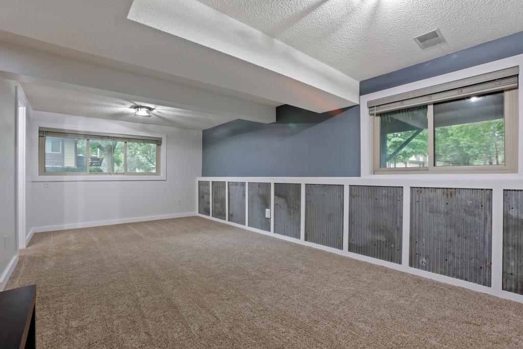 5536 Aldrich Drive N Property Photo 16