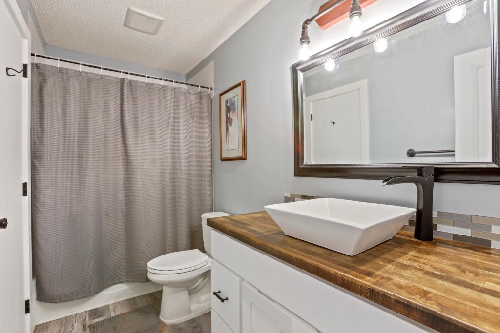 5536 Aldrich Drive N Property Photo 19