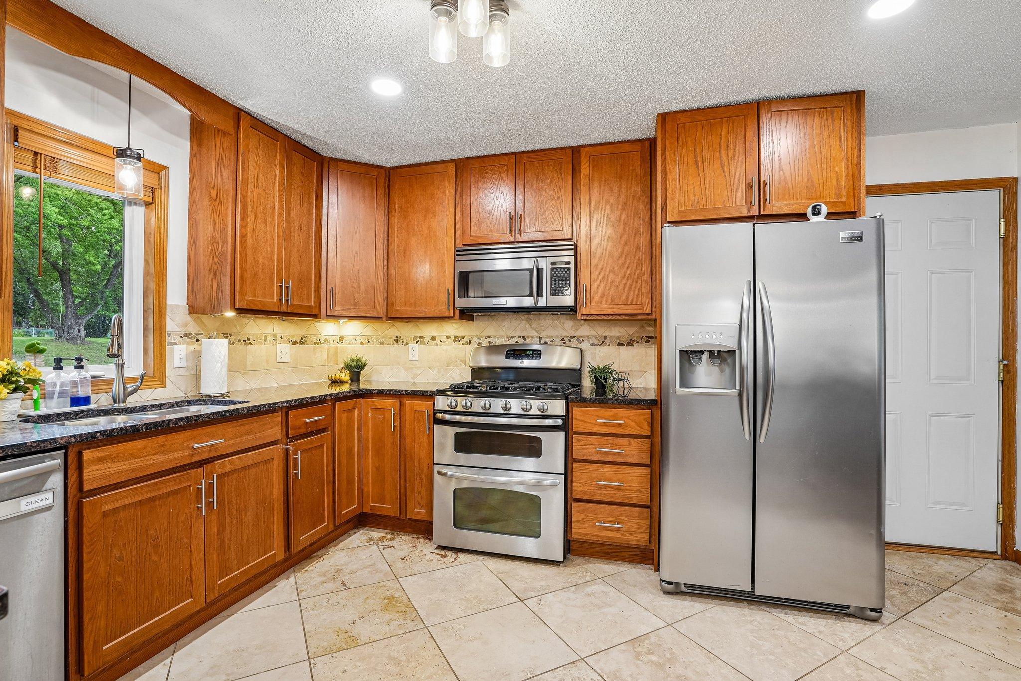 17425 Java Court N Property Photo 8