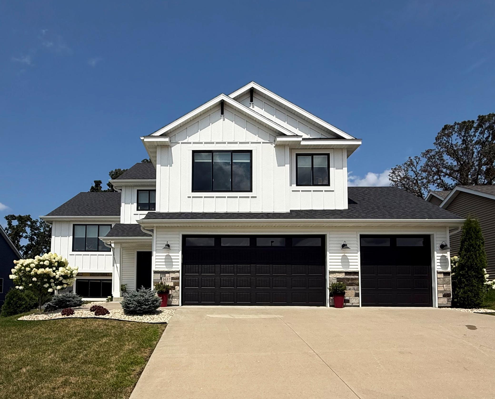 1657 Century Ridge Lane NE Property Photo 1