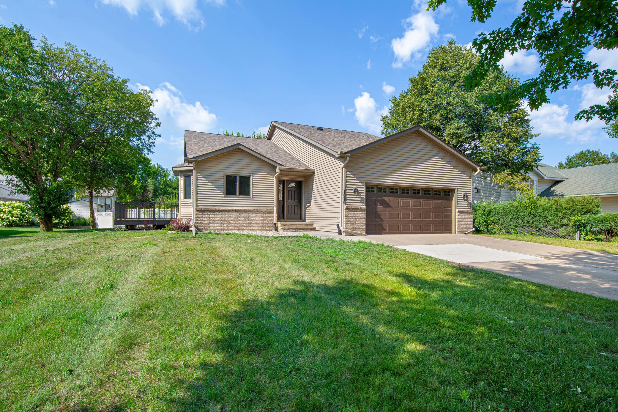 1676 Castle Drive Property Photo 1