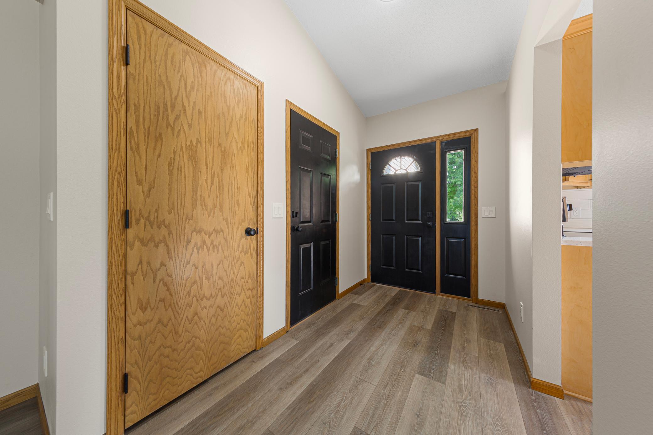 1676 Castle Drive Property Photo 3