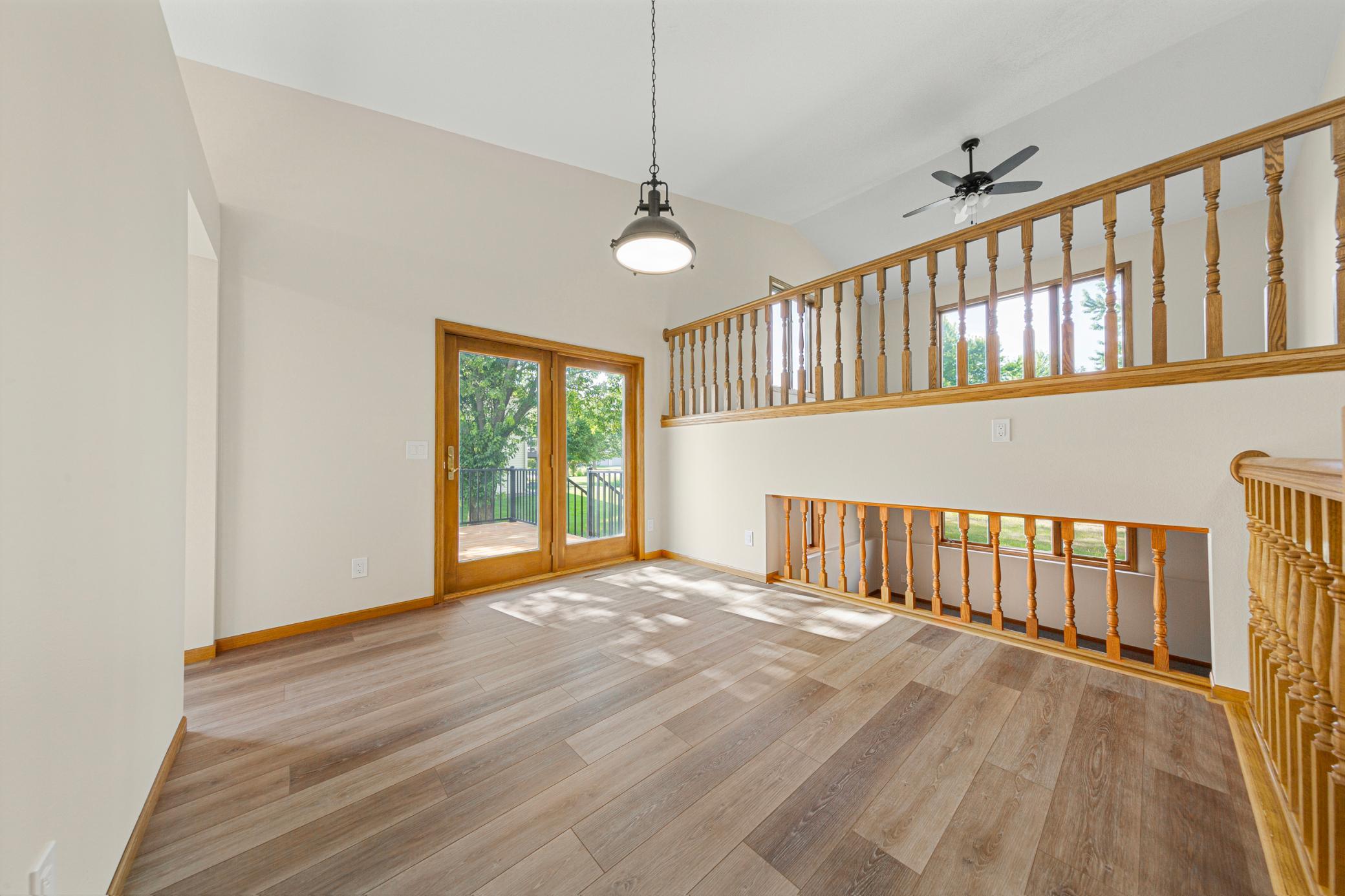 1676 Castle Drive Property Photo 5