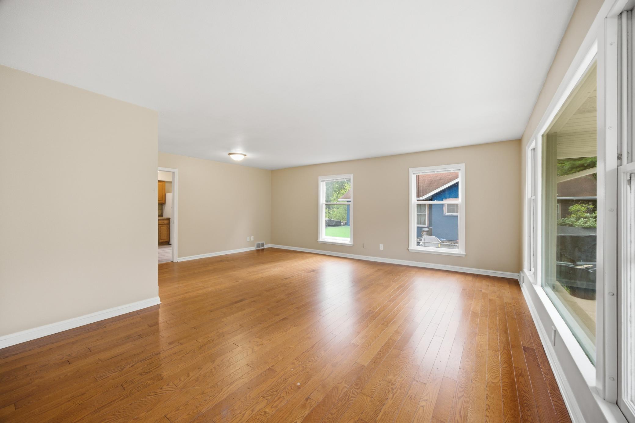 5410 44th Avenue N Property Photo 4