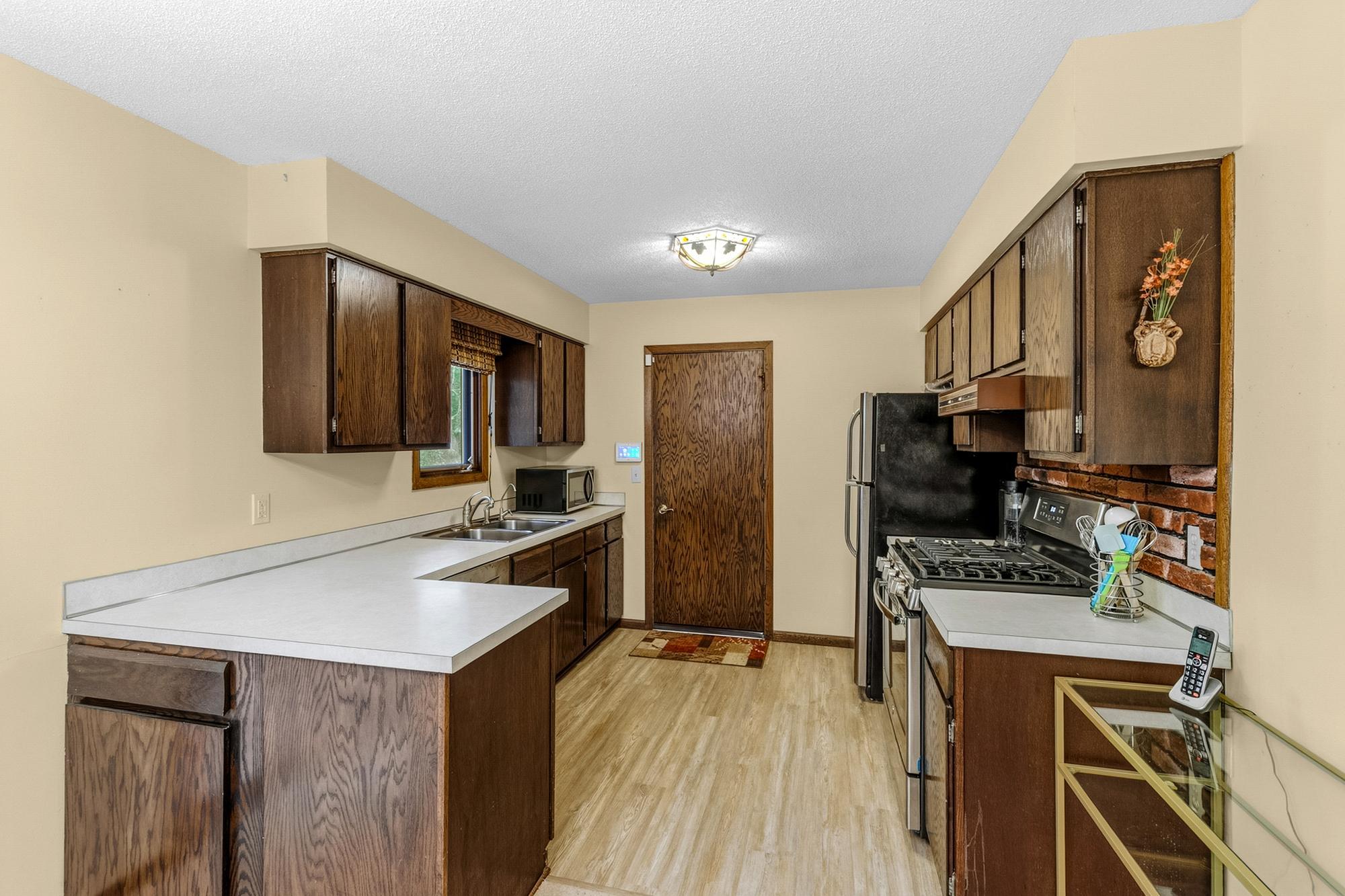 13045 Eveleth Avenue Property Photo 5
