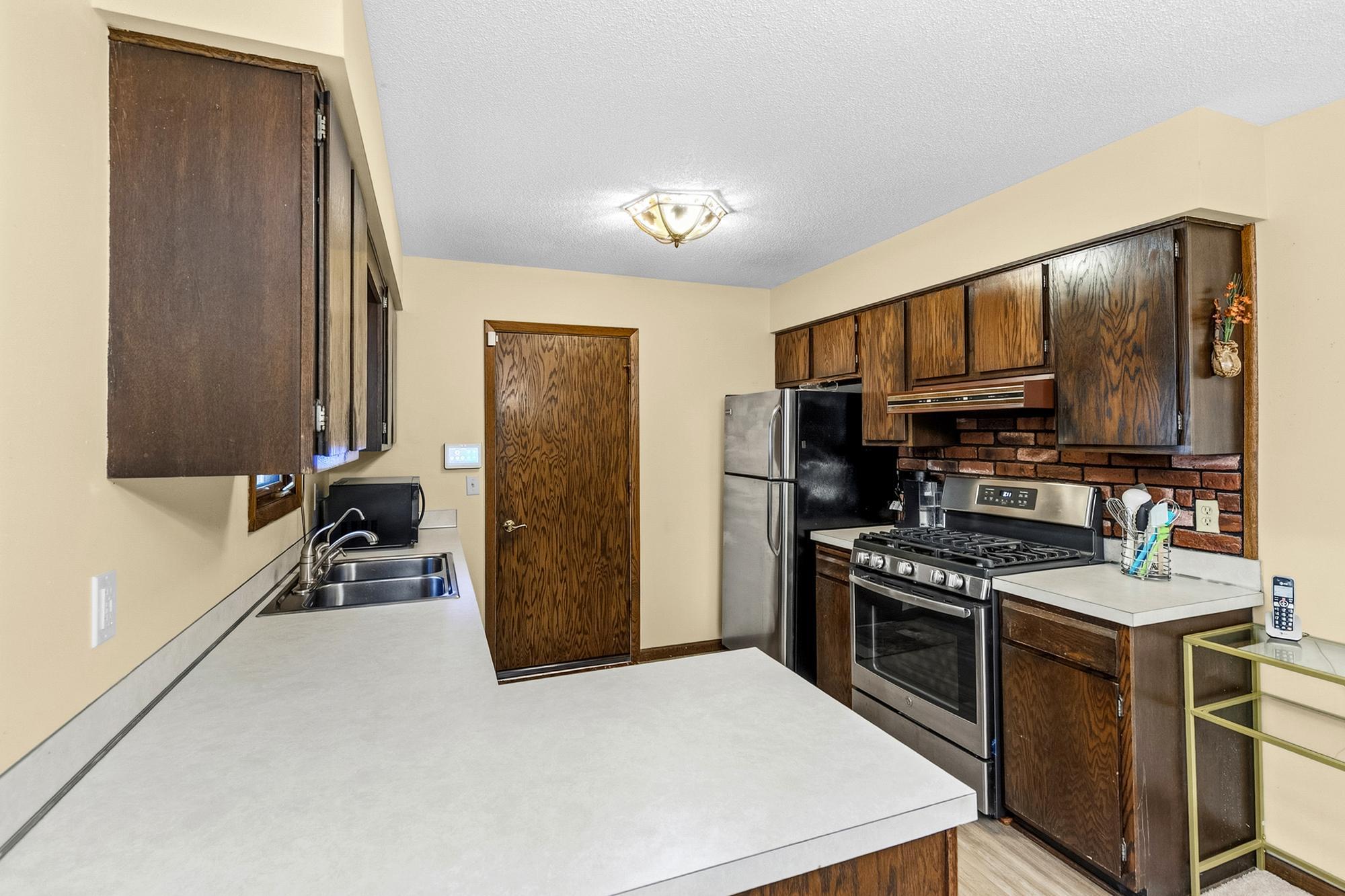 13045 Eveleth Avenue Property Photo 6
