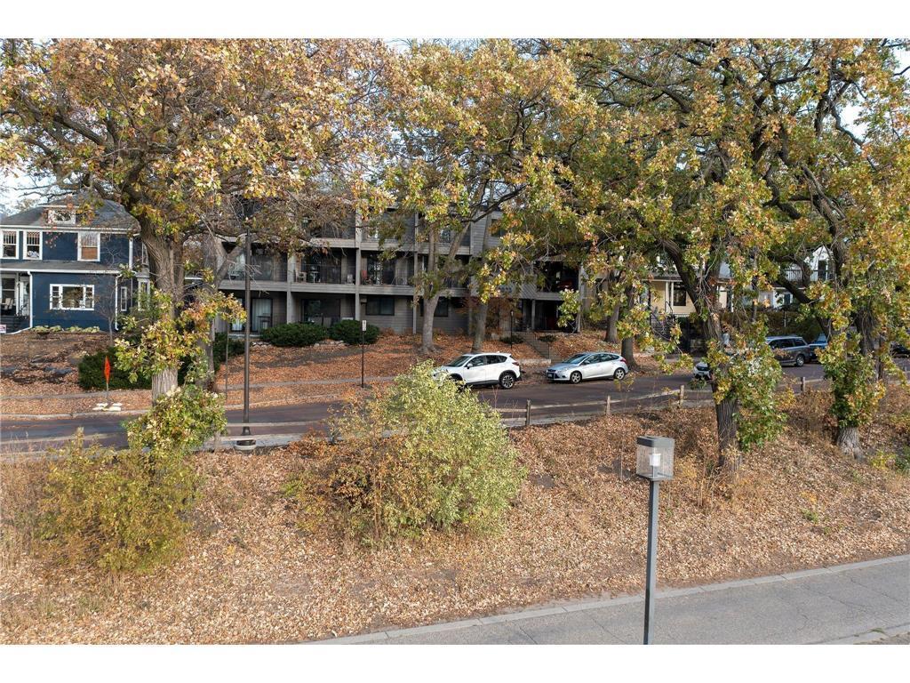 3033 E Bde Maka Ska Parkway 301 Property Photo 26