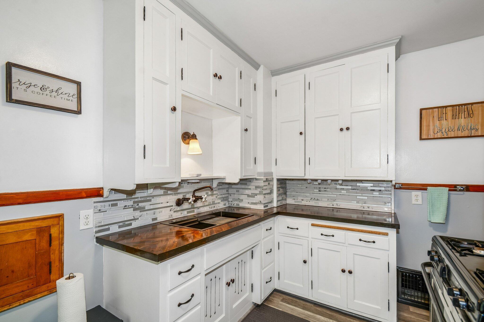 6533 Bloomington Avenue Property Photo 4