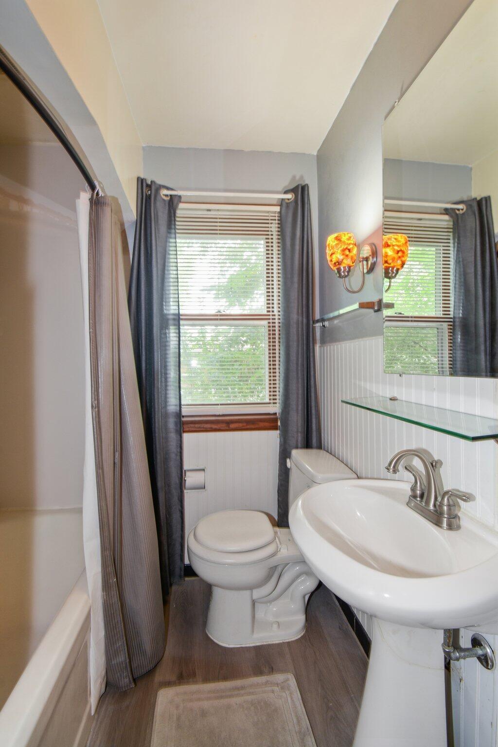 6533 Bloomington Avenue Property Photo 10