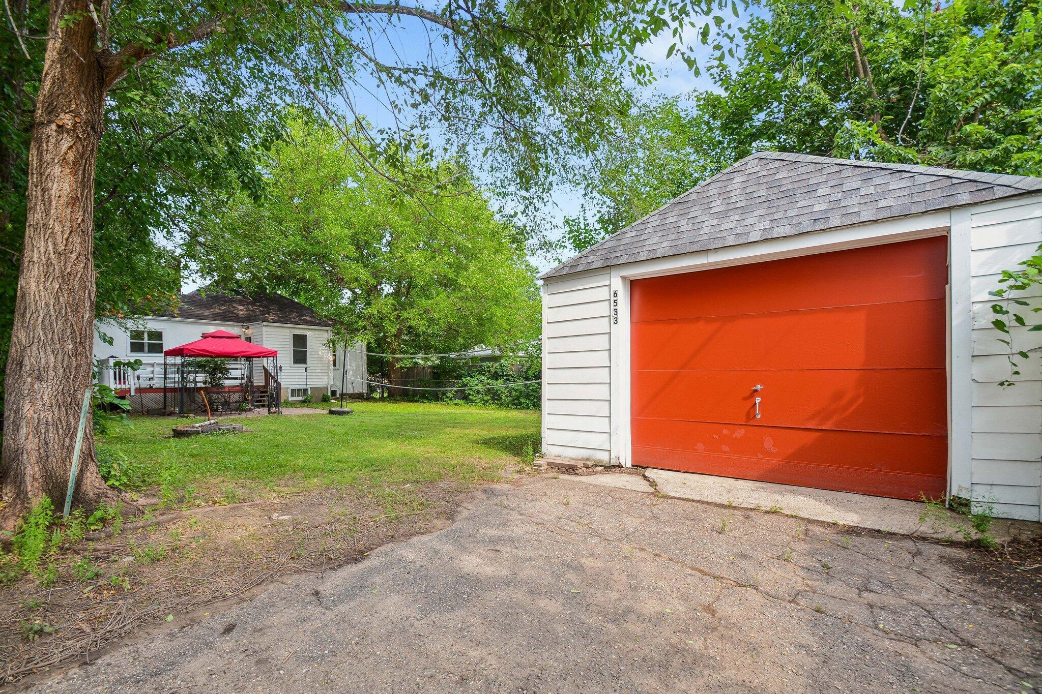 6533 Bloomington Avenue Property Photo 18