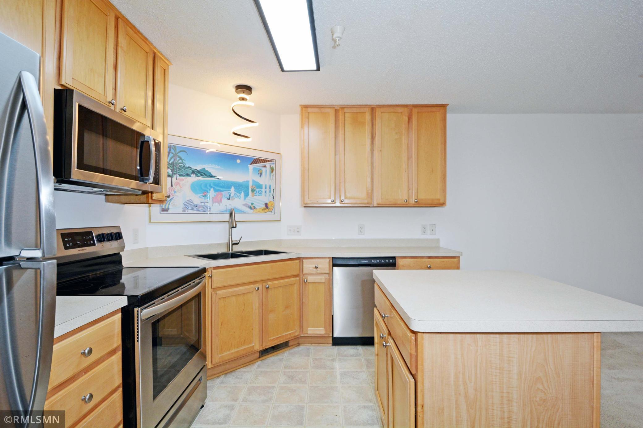 17565 69th Place N 207 Property Photo