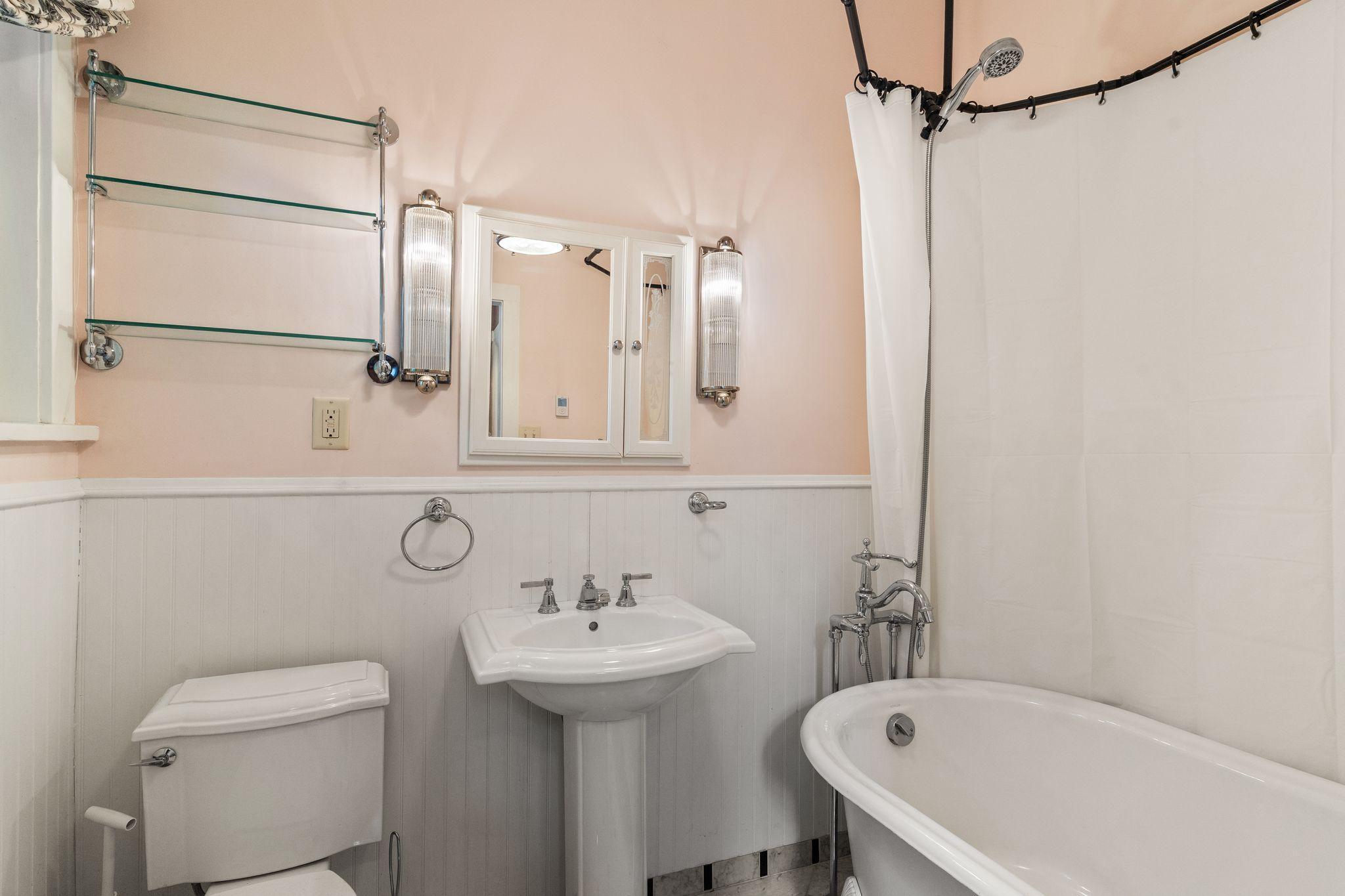707 W 25th Street 707a Property Photo 16