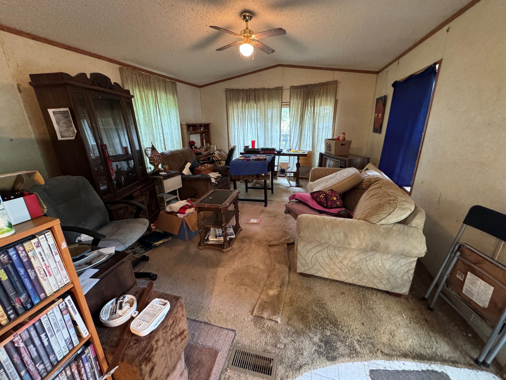 13018 Fairfield Drive Property Photo 8