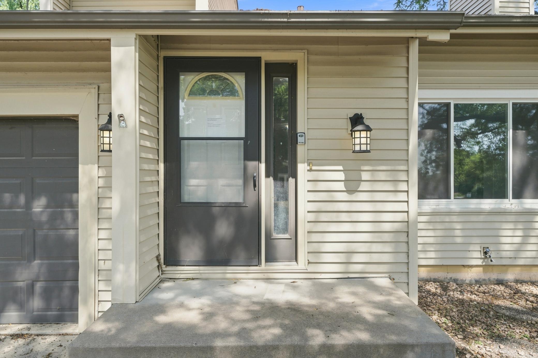 8687 Ridgewind Road Property Photo 3