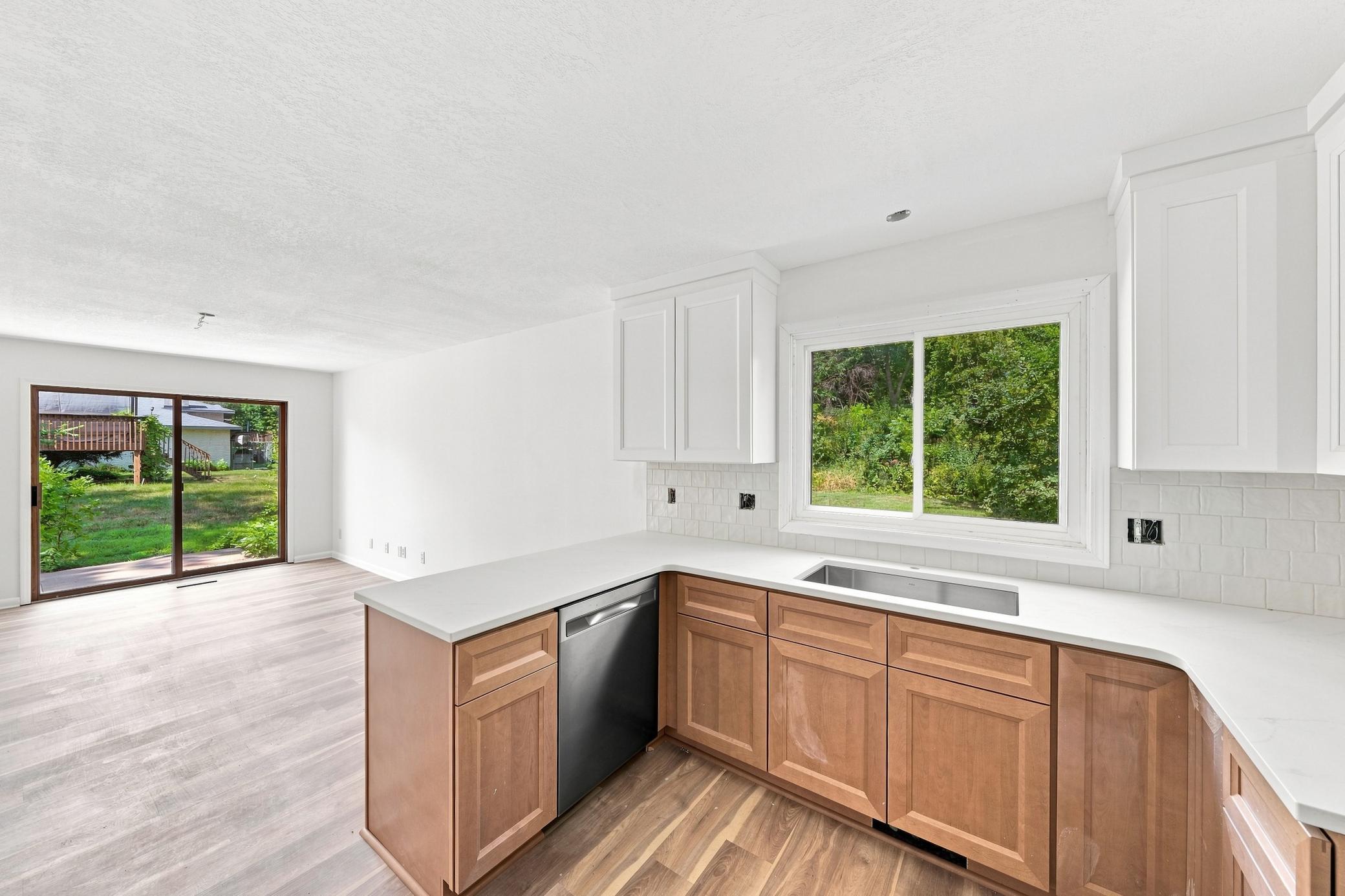 8687 Ridgewind Road Property Photo 10