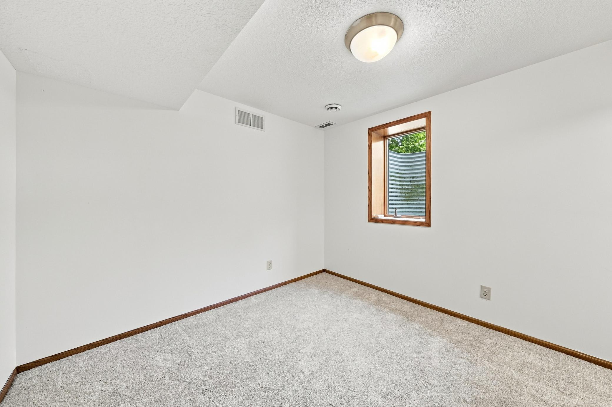 8687 Ridgewind Road Property Photo 17