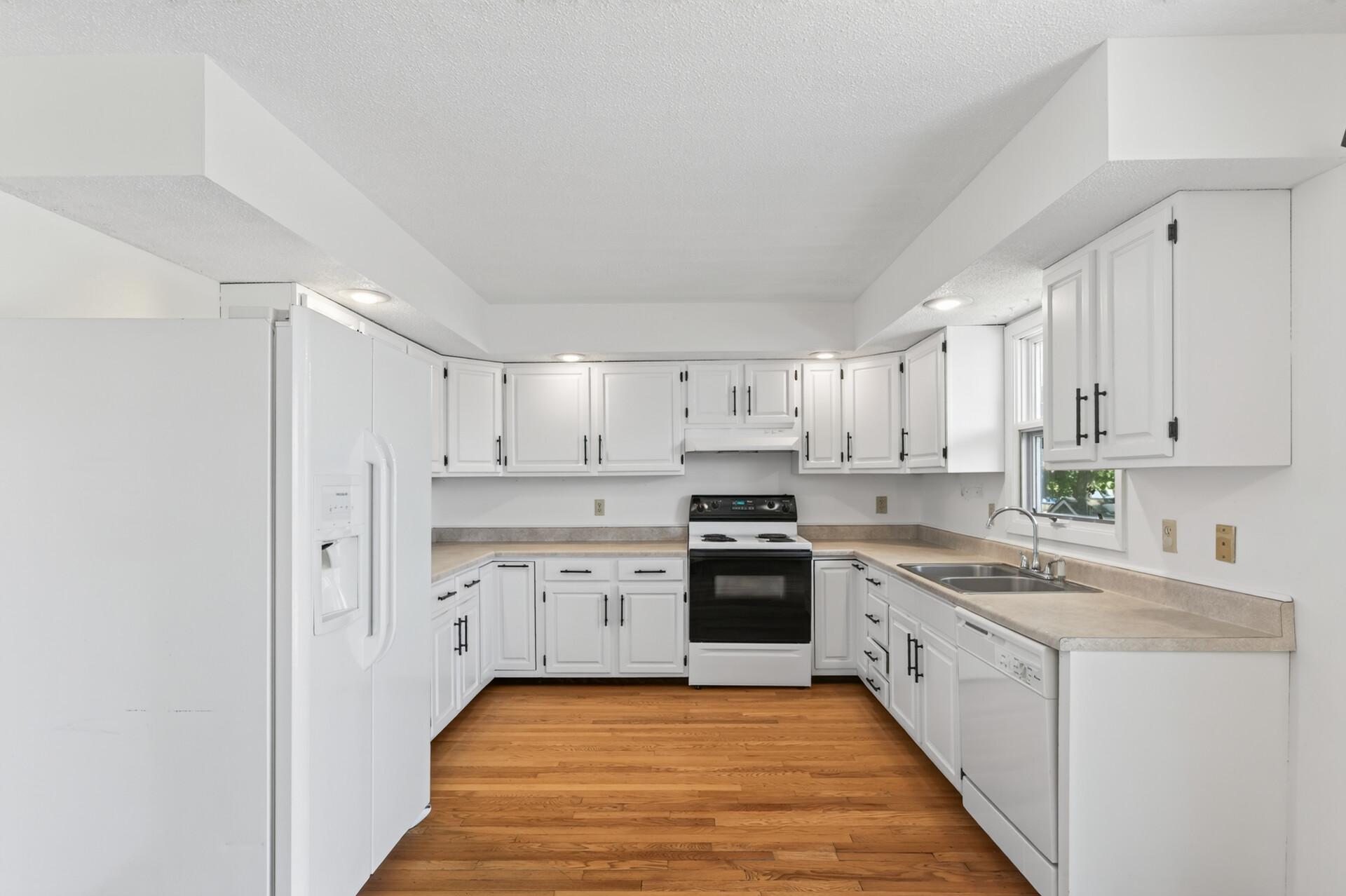 7 Lakeview Terrace Boulevard Property Photo 12