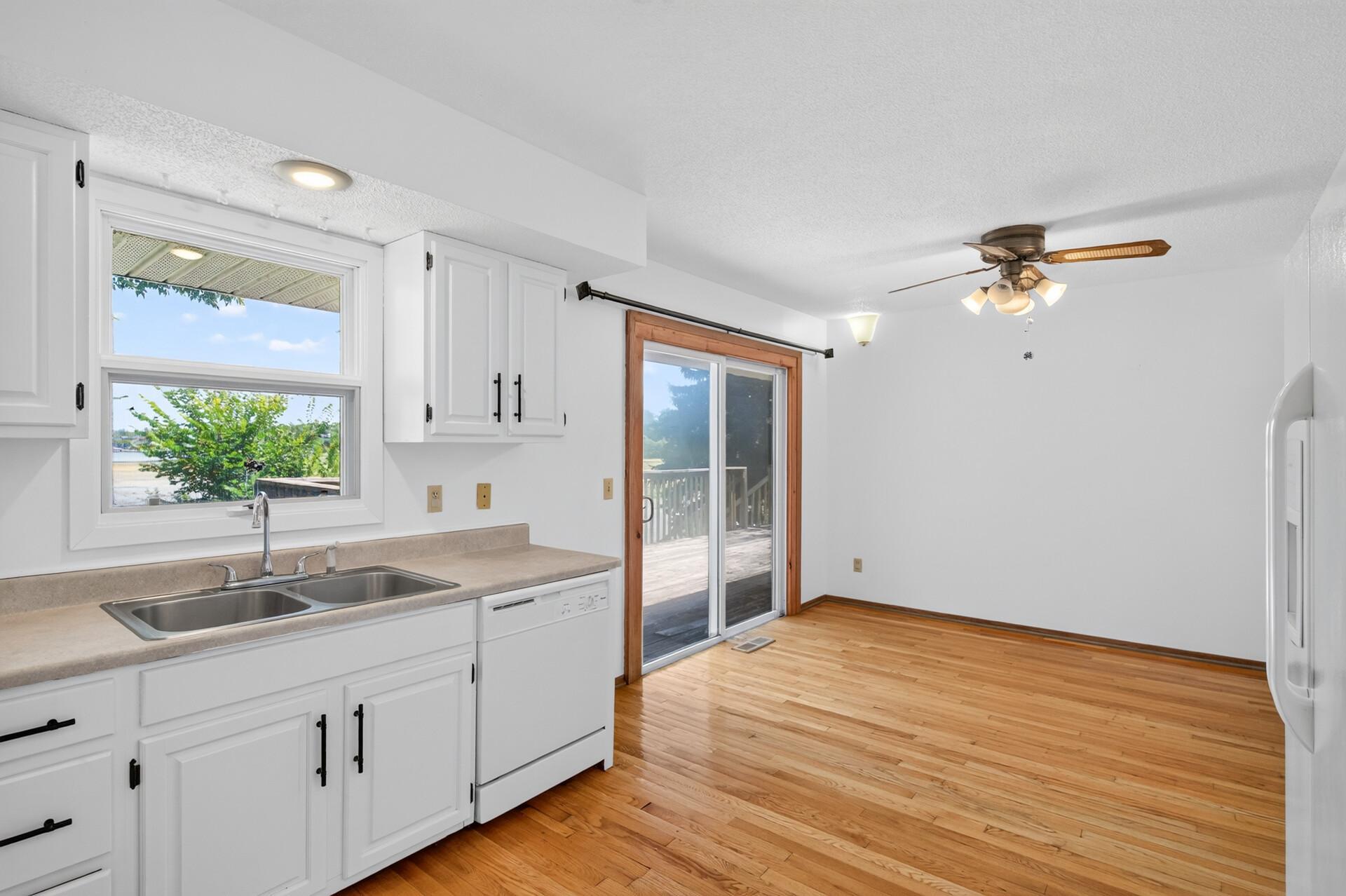 7 Lakeview Terrace Boulevard Property Photo 15