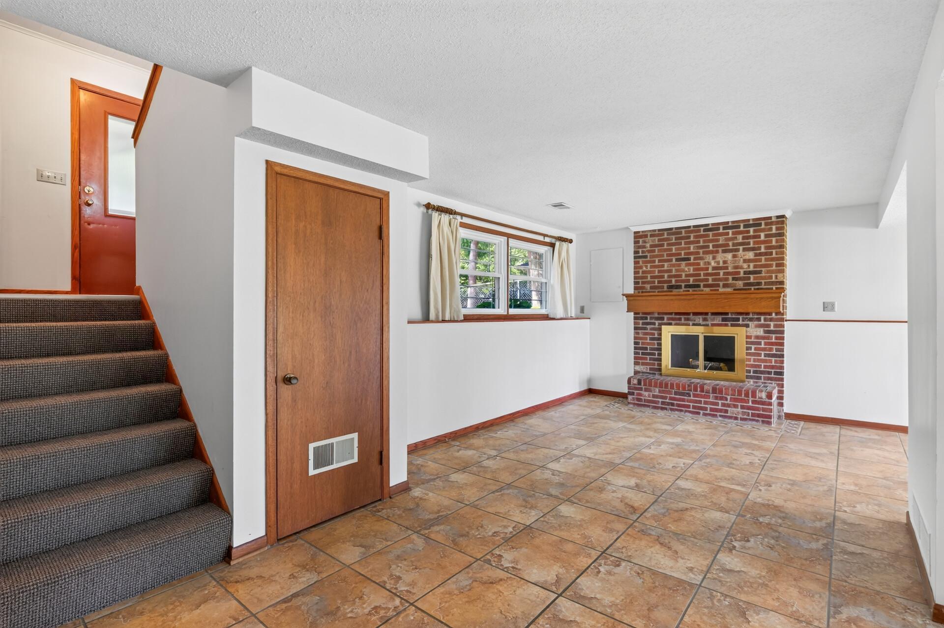 7 Lakeview Terrace Boulevard Property Photo 28