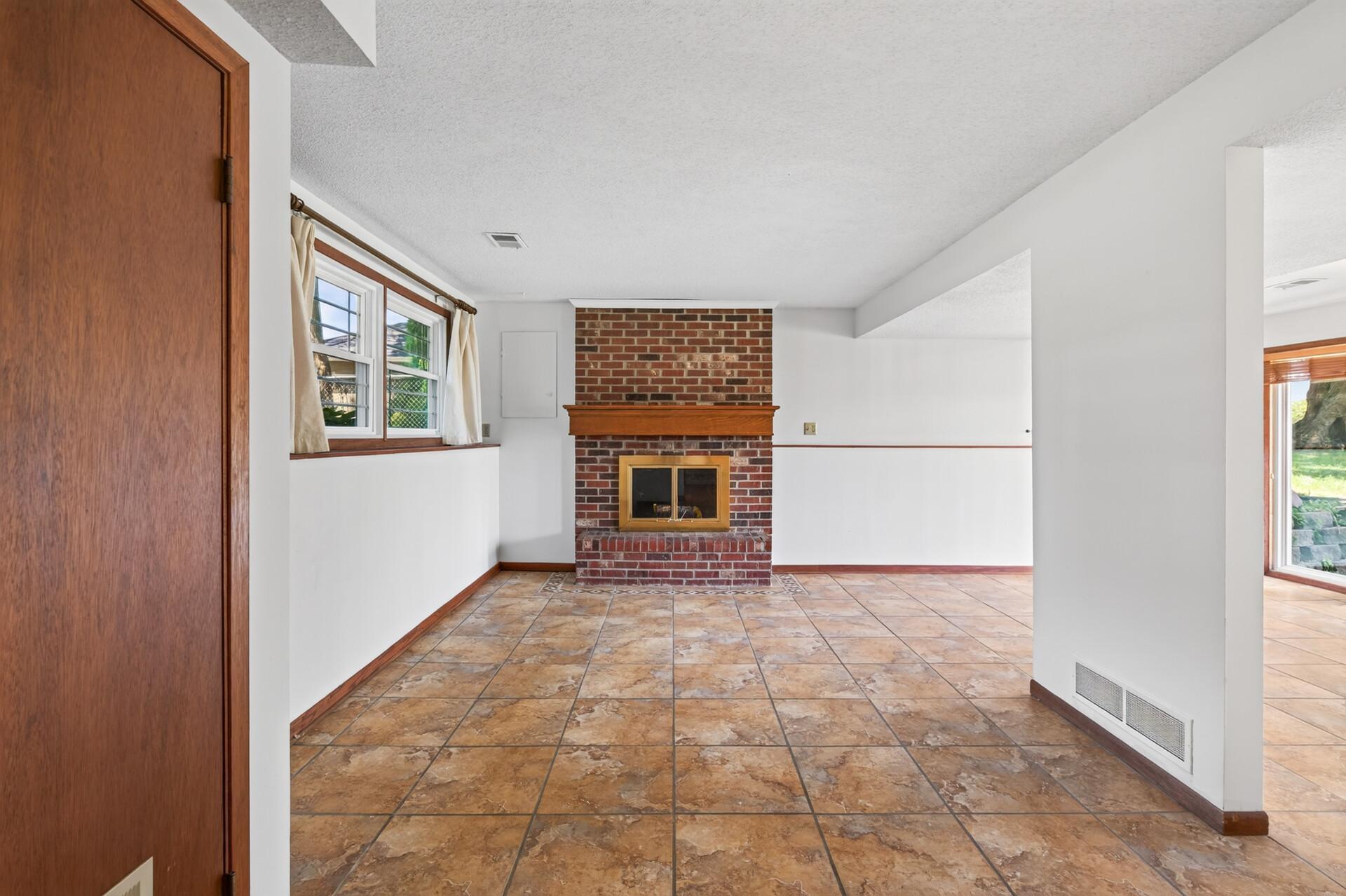 7 Lakeview Terrace Boulevard Property Photo 29