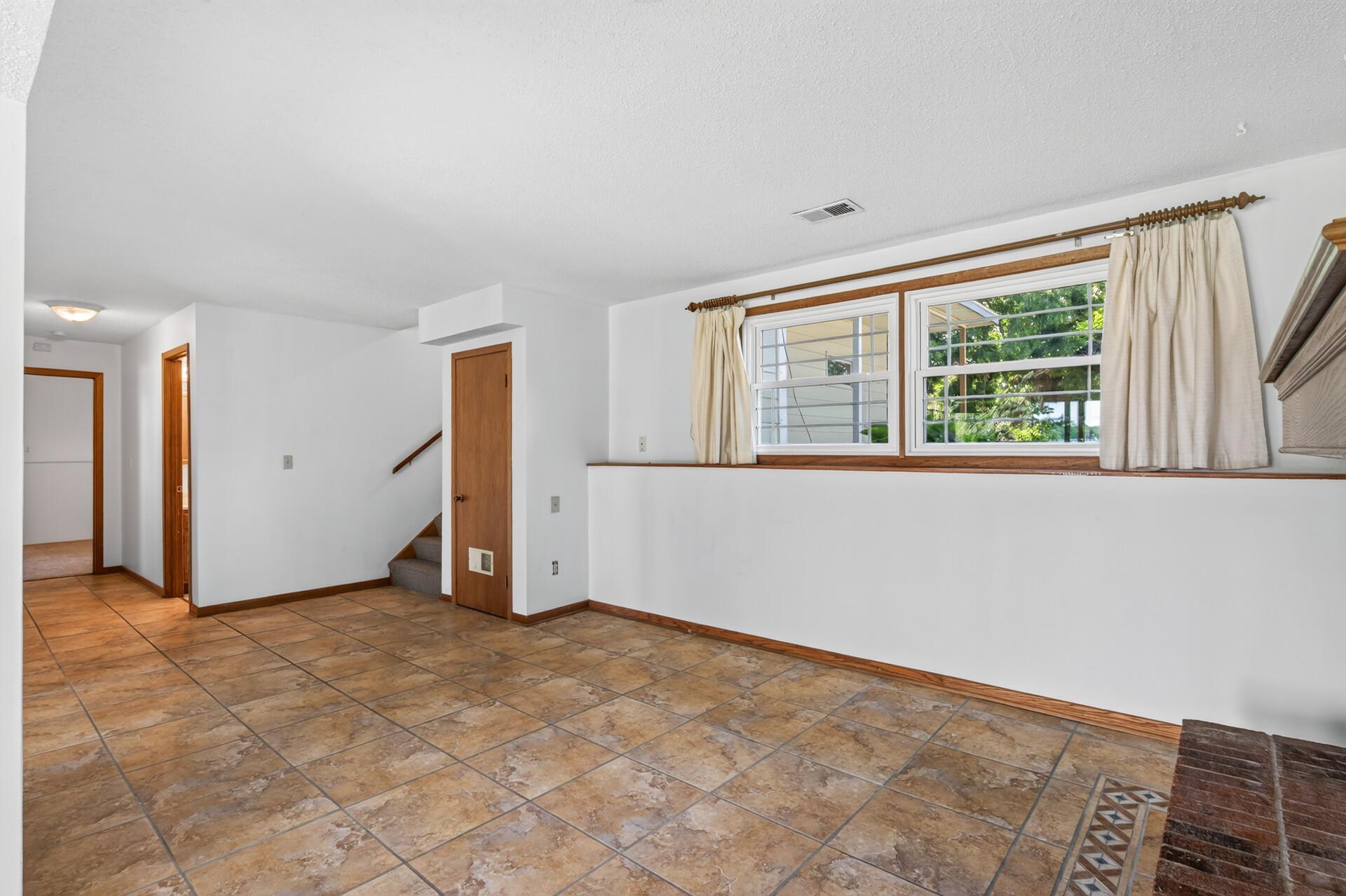 7 Lakeview Terrace Boulevard Property Photo 30