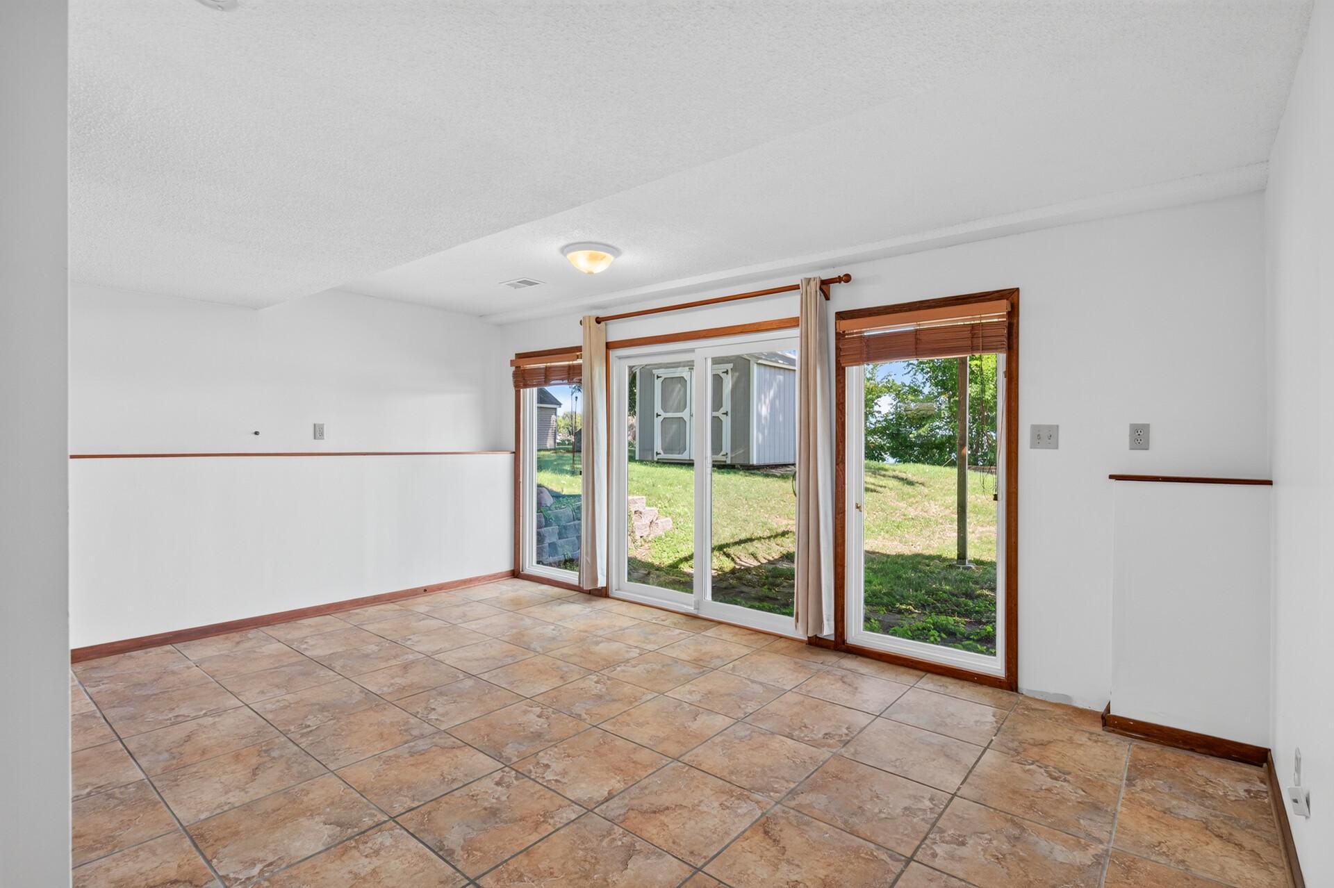 7 Lakeview Terrace Boulevard Property Photo 31