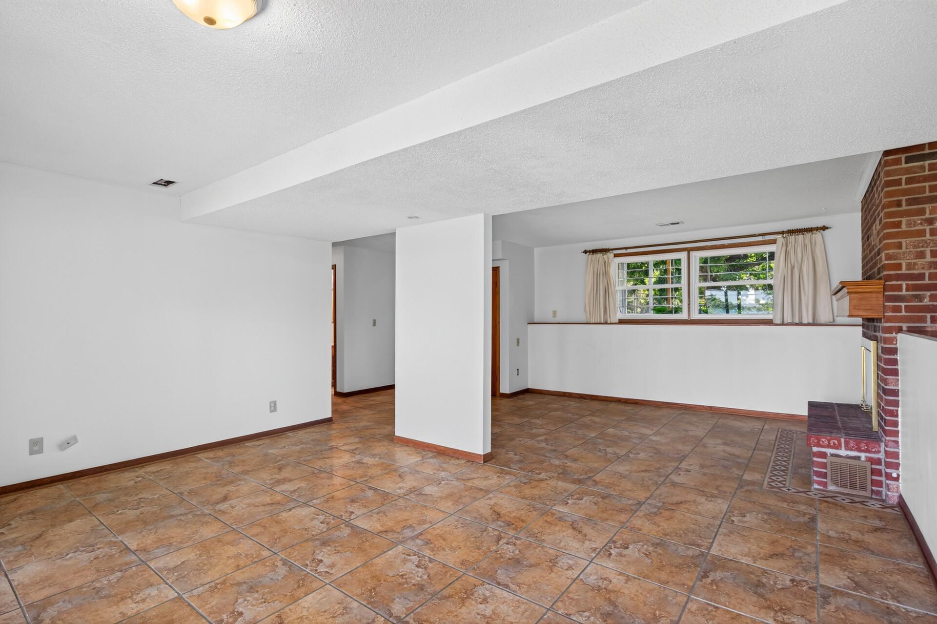 7 Lakeview Terrace Boulevard Property Photo 32