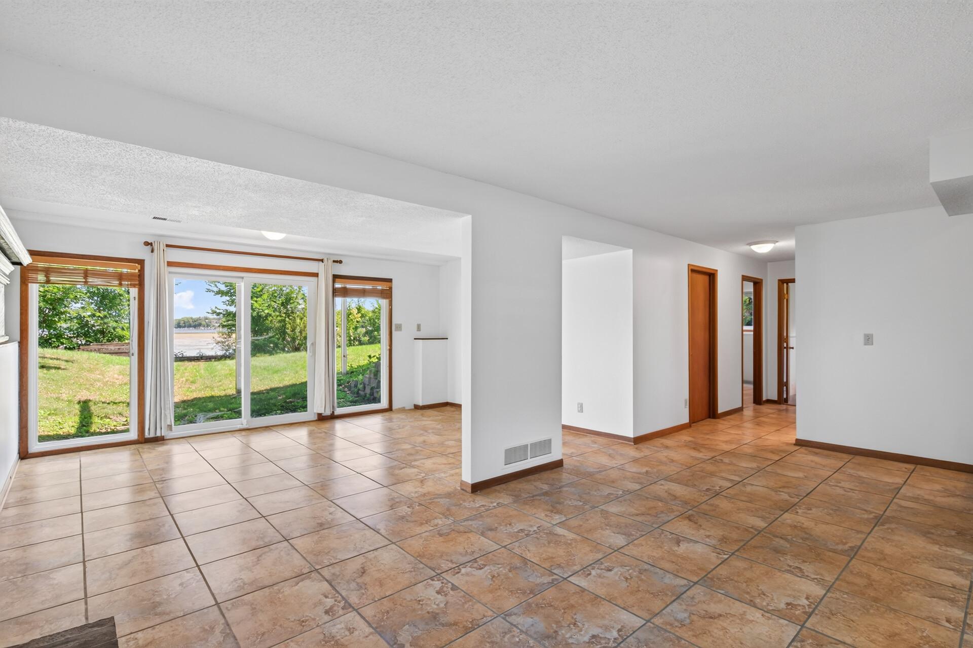 7 Lakeview Terrace Boulevard Property Photo 34