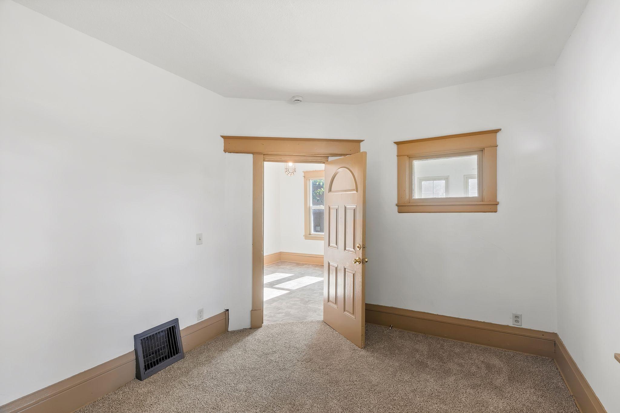 1035 Magnolia Avenue E Property Photo 8