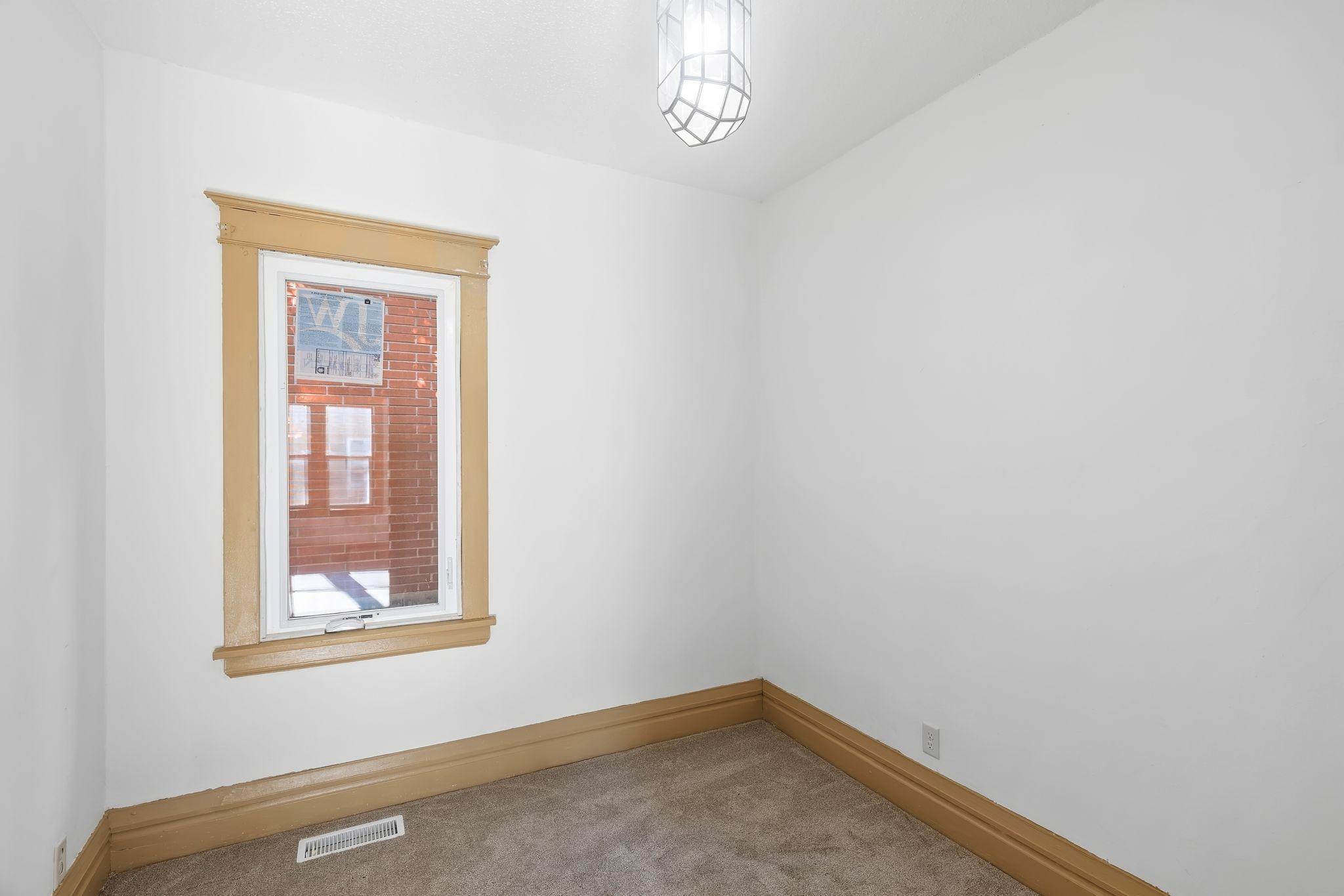 1035 Magnolia Avenue E Property Photo 9
