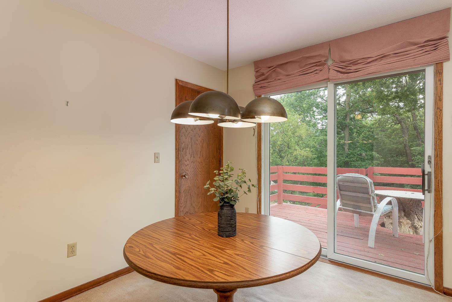 1833 Crestview Drive Property Photo 8