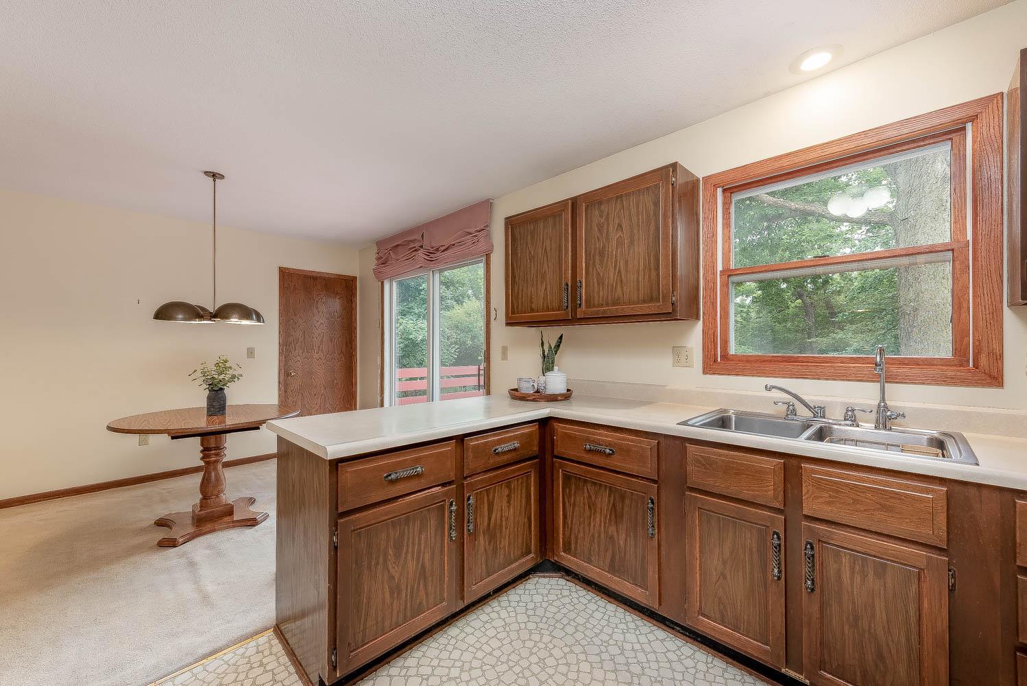 1833 Crestview Drive Property Photo 13