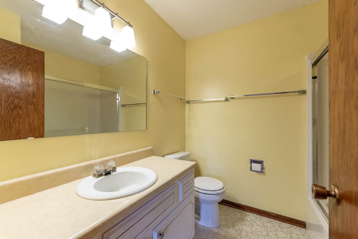 1833 Crestview Drive Property Photo 15