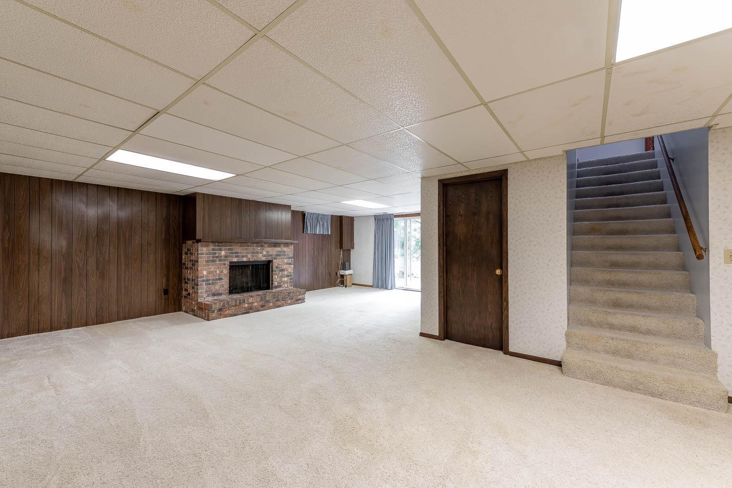 1833 Crestview Drive Property Photo 20