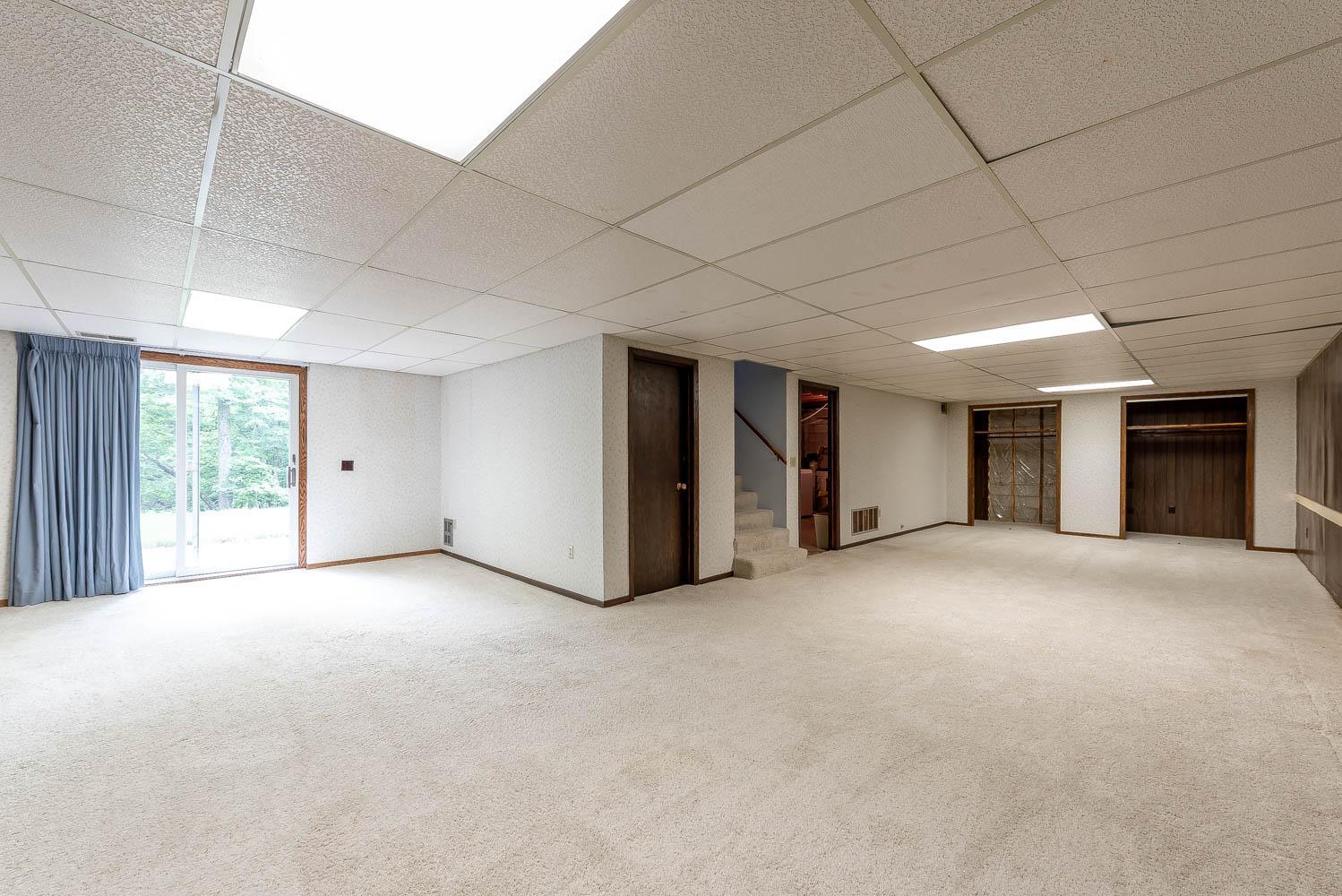 1833 Crestview Drive Property Photo 22
