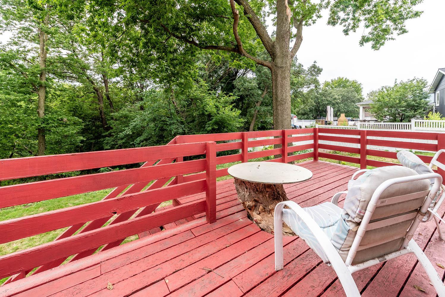 1833 Crestview Drive Property Photo 24