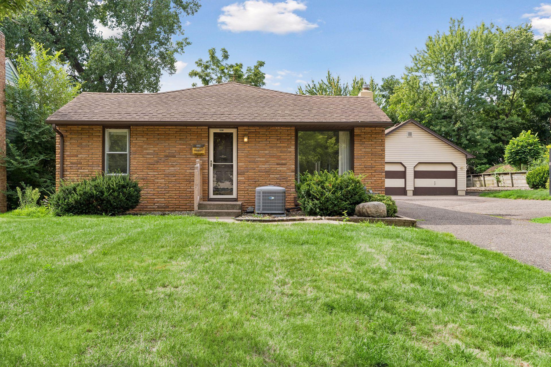 96 Orange Avenue W Property Photo 1