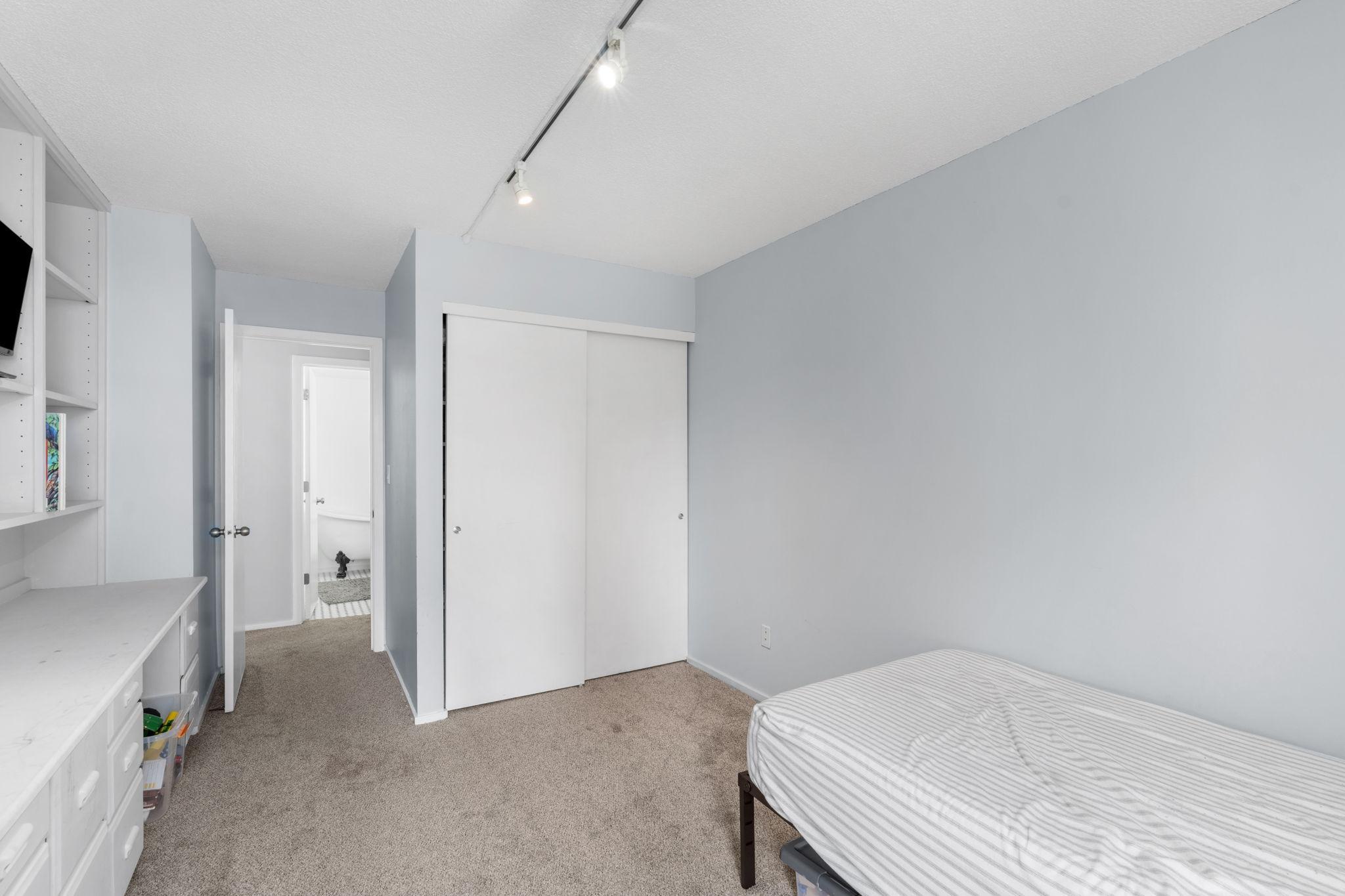 433 S 7th Street 1801 Property Photo 45