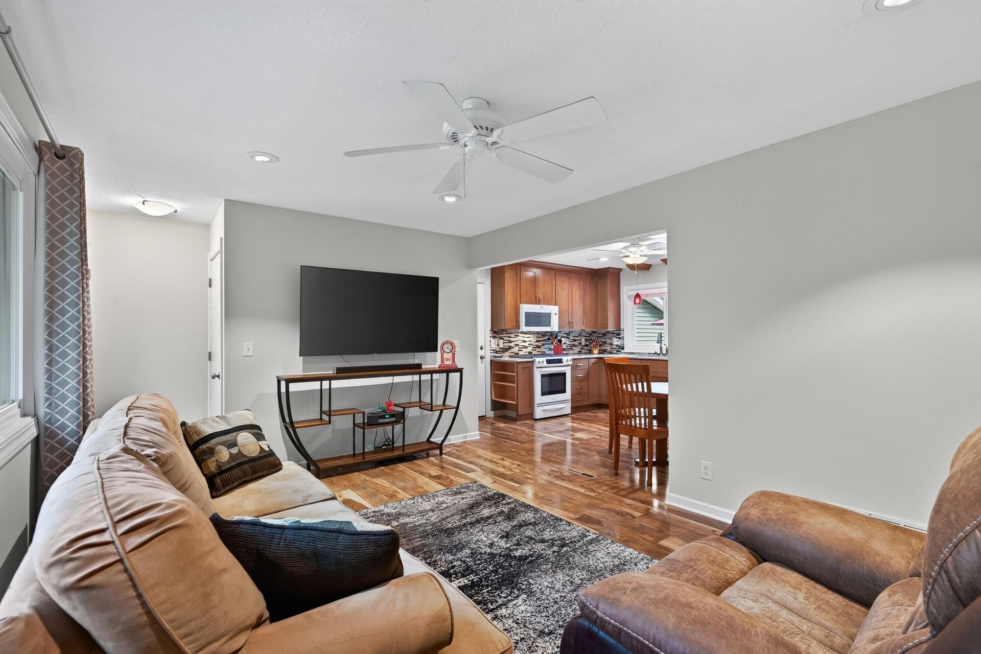 3301 69th Street E Property Photo 3
