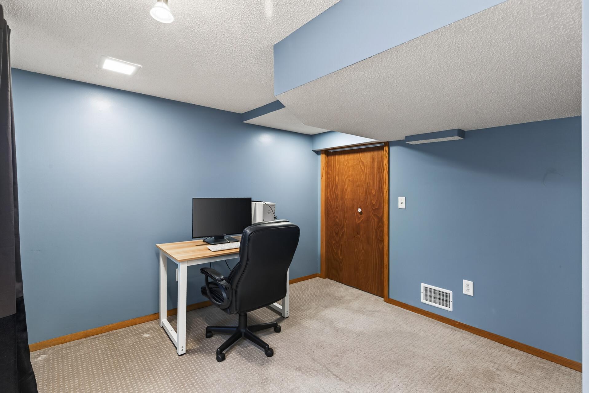 3301 69th Street E Property Photo 16