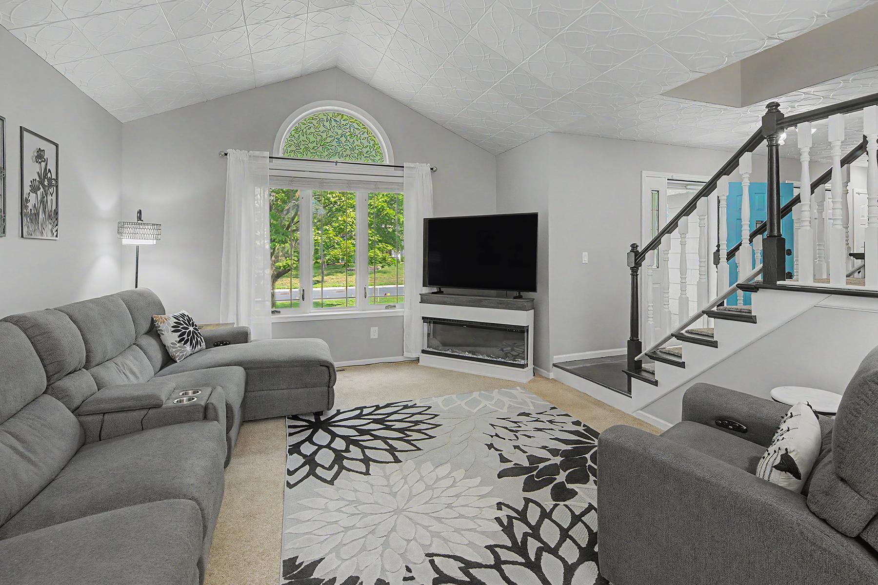 1705 Rushmore Drive Property Photo 4