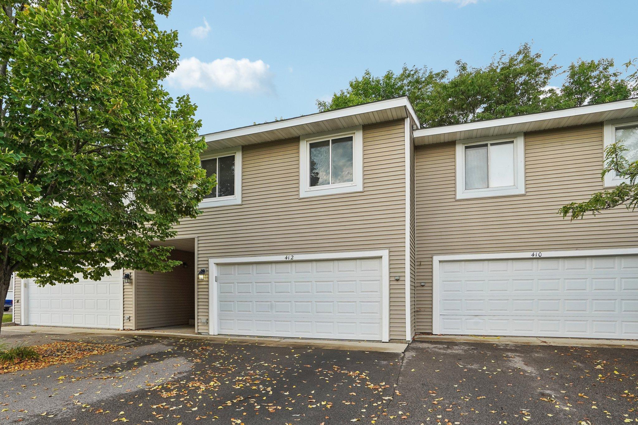 412 Whispering River Lane Property Photo 1