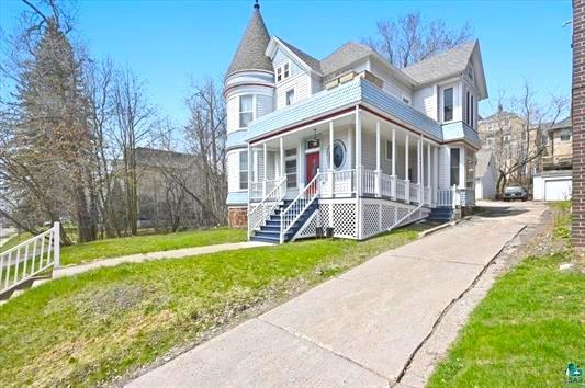 1727 E Superior Street Property Photo 1
