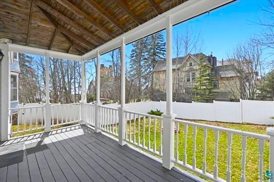 1727 E Superior Street Property Photo 3