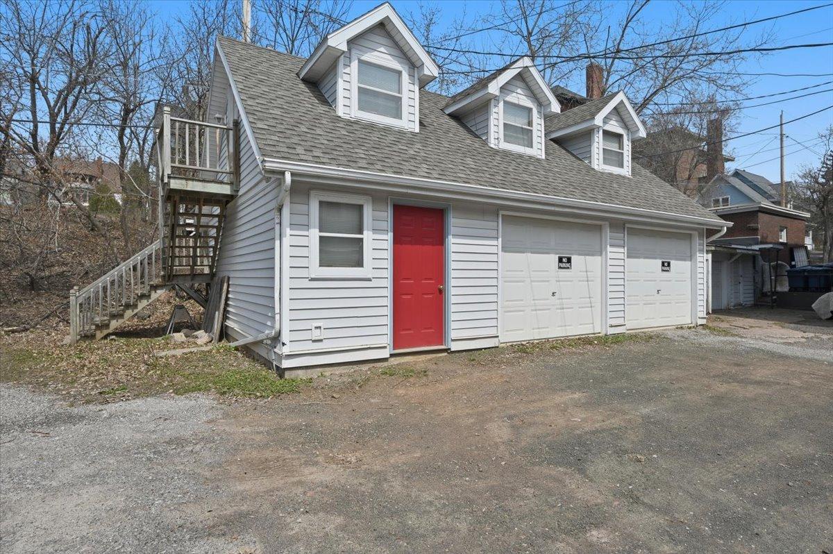 1727 E Superior Street Property Photo 7