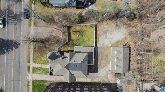 1727 E Superior Street Property Photo 8