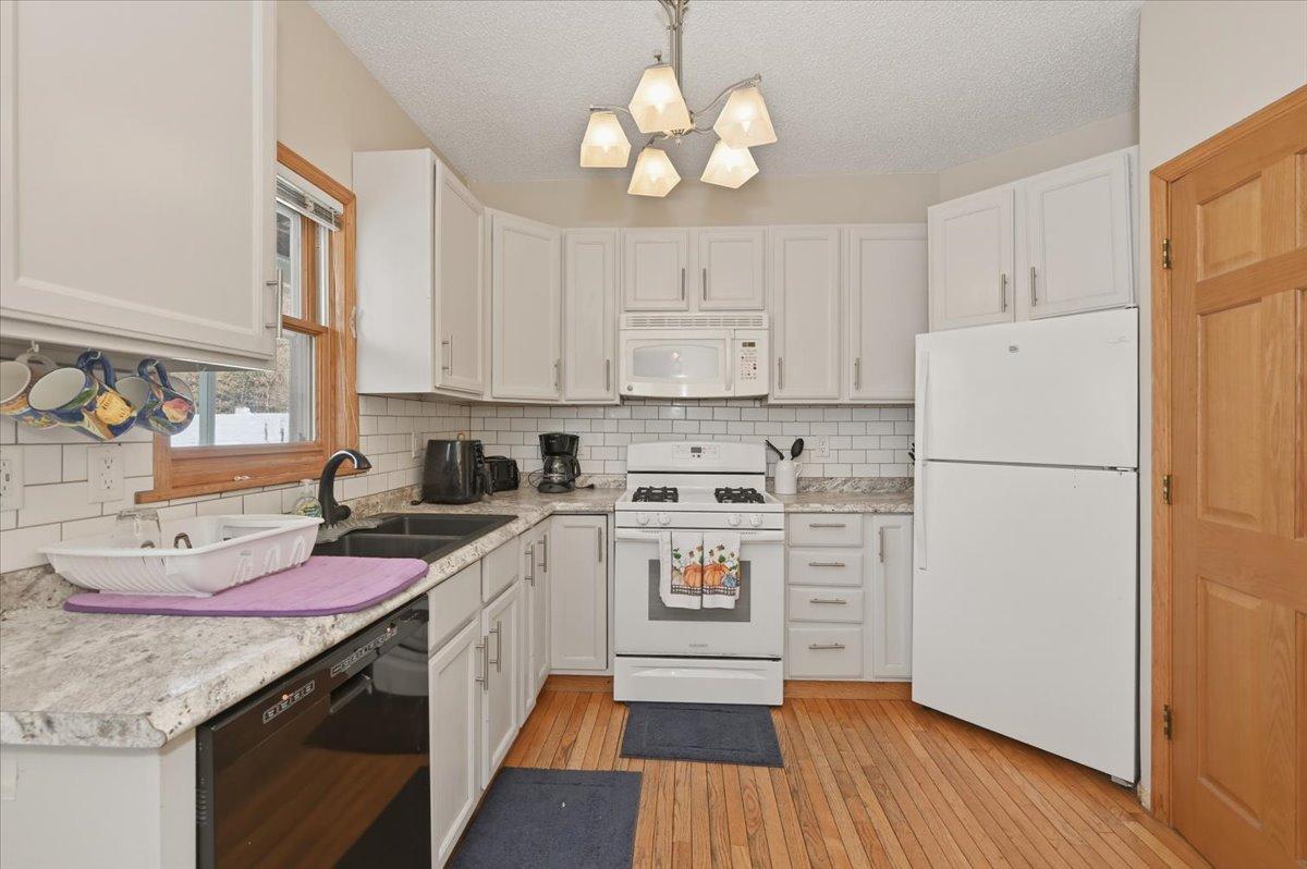 1727 E Superior Street Property Photo 13